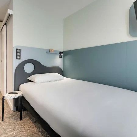 Hotel Ibis Styles Cadet Lafayette Parigi