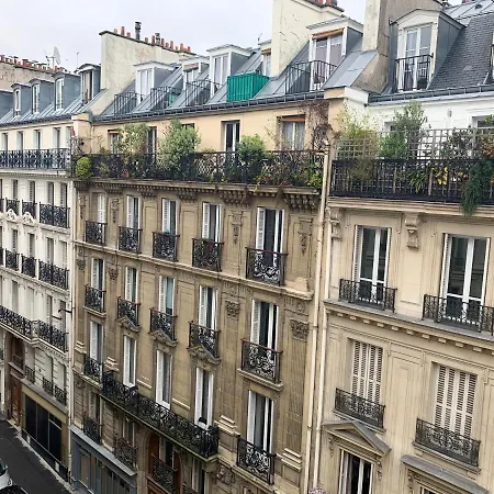 Hotel Ibis Styles Cadet Lafayette Parigi
